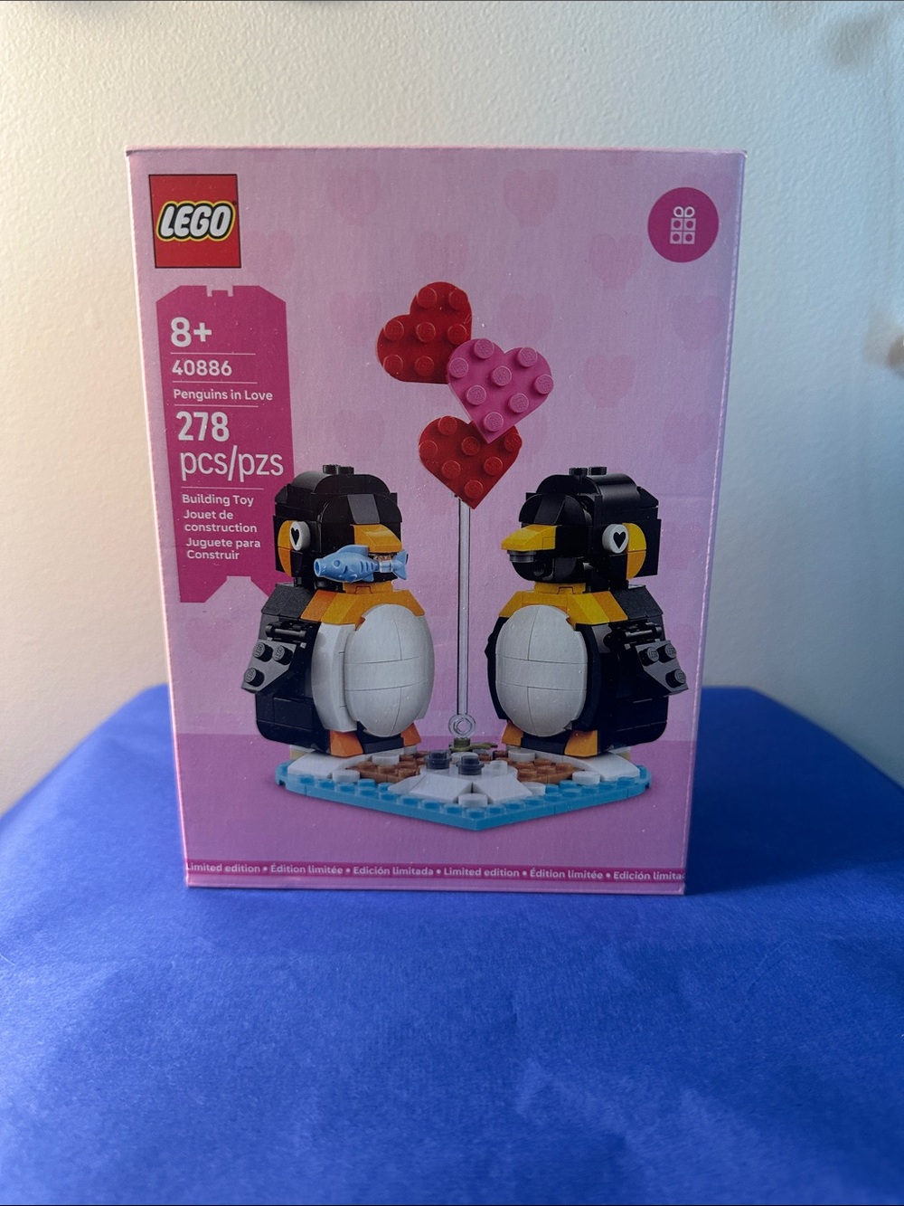 Lego Penguins in Love Set Sealed